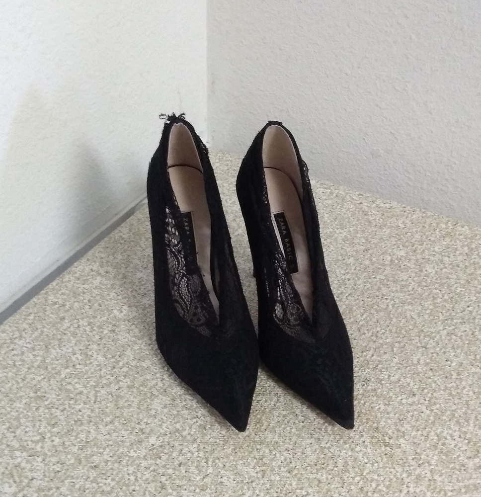 Zara Basic Collection Lace Stiletto Pump